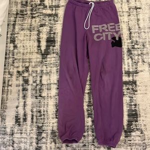 FREE CITY SWEATS